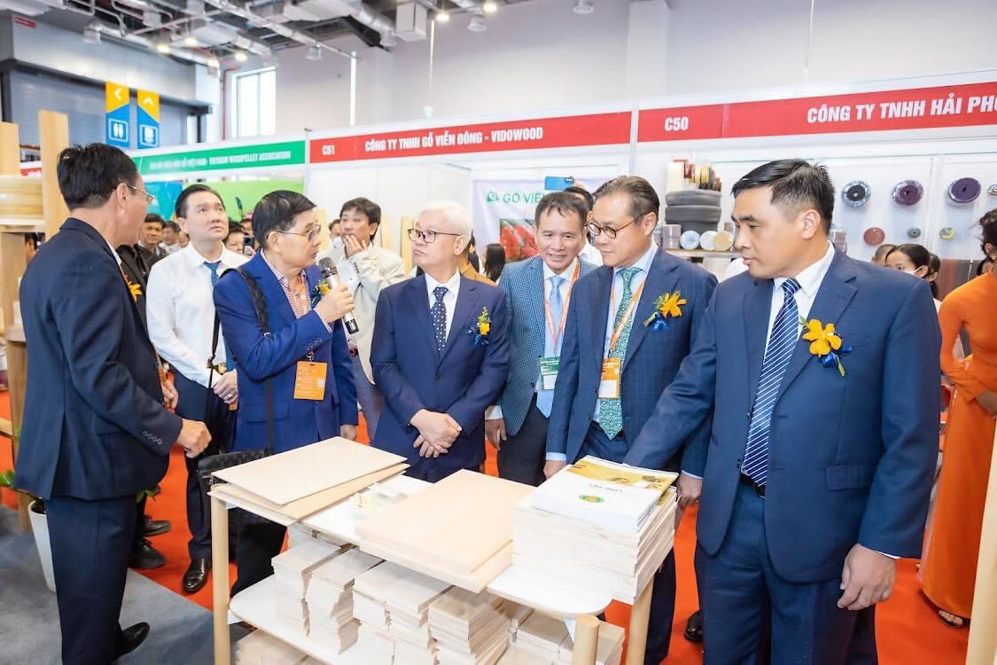 5 Hiệp hội: VIFOREST, HAWA, BIFA, DOWA, FPA BINH DINH