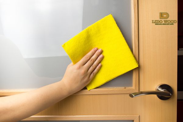 Cách bảo quản cửa gỗ