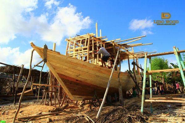Đóng tàu và du thuyền