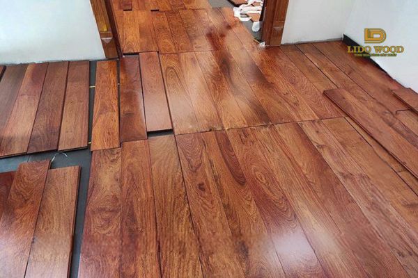 Ưu điểm nổi bật của sàn gỗ tự nhiên nhập khẩu