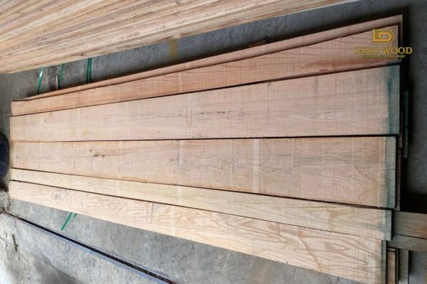 Gỗ thông xẻ sấy nhập khẩu là gì?