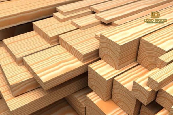 Nên chọn gỗ thông xẻ sấy nhập khẩu hay gỗ thông nội địa